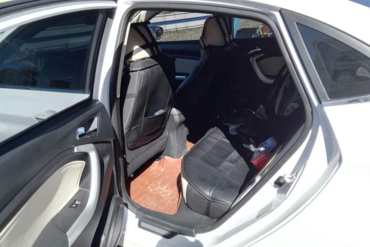 Used Changan Alsvin V7 2015 1.6L Manual LeShang Edition China V Standard