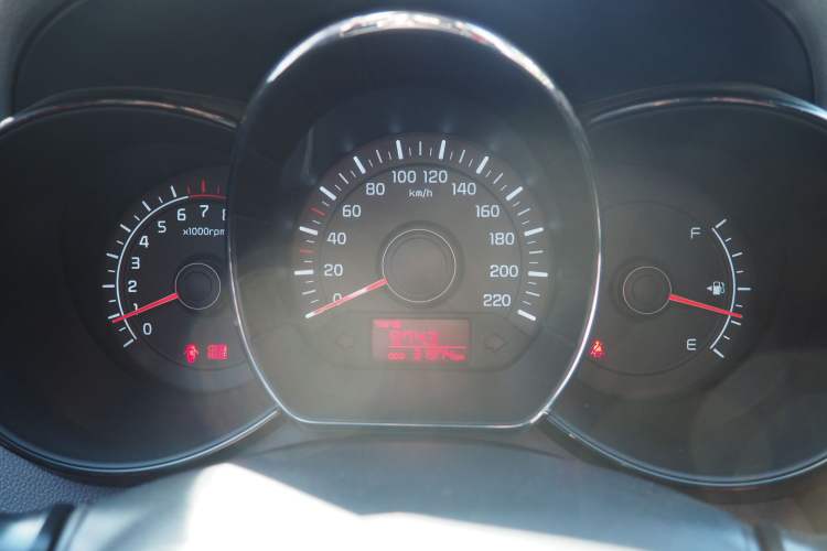 Used Kia K2 2012 Sedan 1.4L MT GL Commemorative Edition
