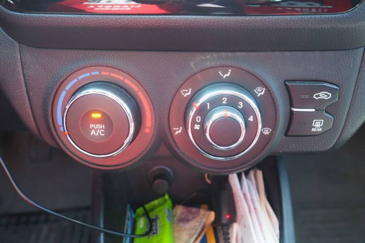 Used Kia K2 2012 Sedan 1.4L MT GL Commemorative Edition
