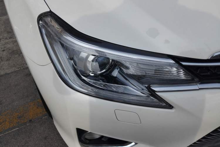 Used Toyota Reiz 2013 2.5V Shangrui Edition Right Front Headlight
