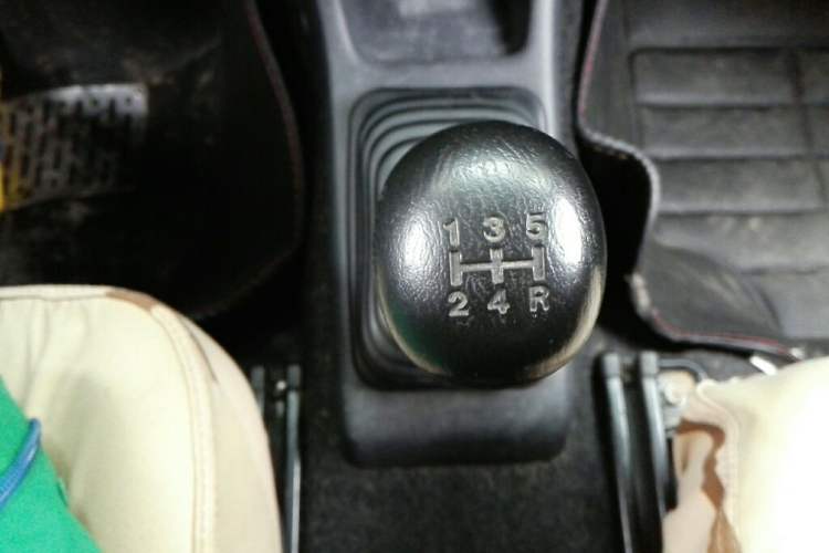 Used Suzuki Jimny 2015 1.3 MT JLX Navigation Edition
