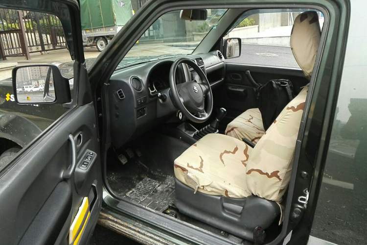 Used Suzuki Jimny 2015 1.3 MT JLX Navigation Edition
