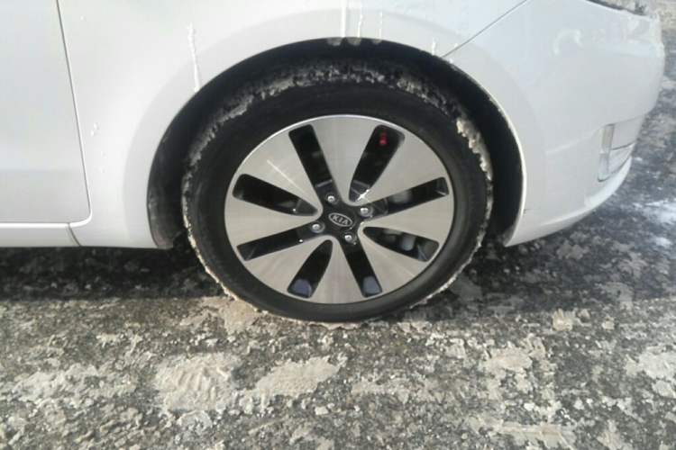 Used Kia K2 2015 Hatchback 1.4L AT GLS Cool Edition
