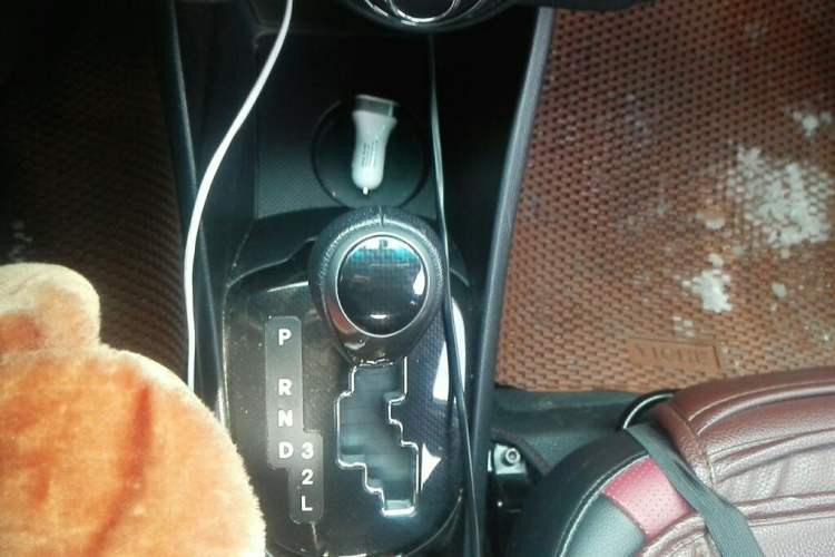 Used Kia K2 2015 Hatchback 1.4L AT GLS Cool Edition
