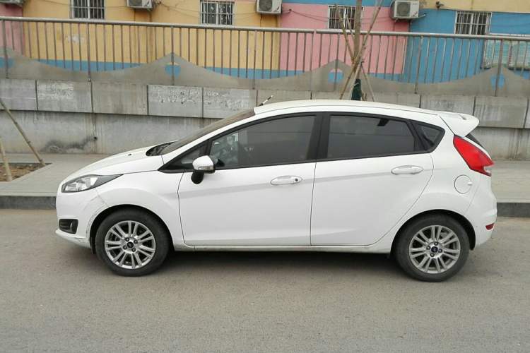 Used Ford Fiesta 2013 Hatchback 1.5L Automatic Fashion Edition