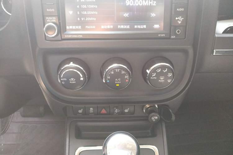 Used Jeep Compass 2011 2.4L 4WD 70th Anniversary Limited Edition AC Panel