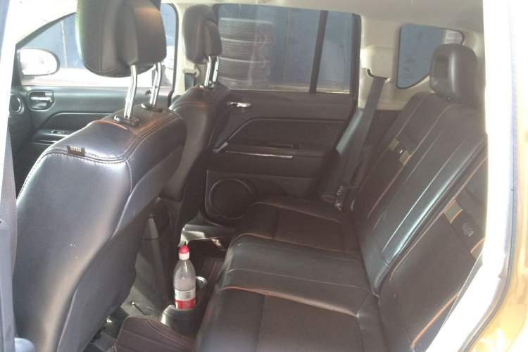 Used Jeep Compass 2011 2.4L 4WD 70th Anniversary Limited Edition Left Rear Seat