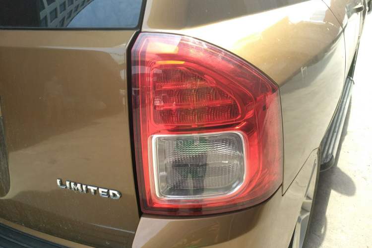 Used Jeep Compass 2011 2.4L 4WD 70th Anniversary Limited Edition Right Rear Taillight