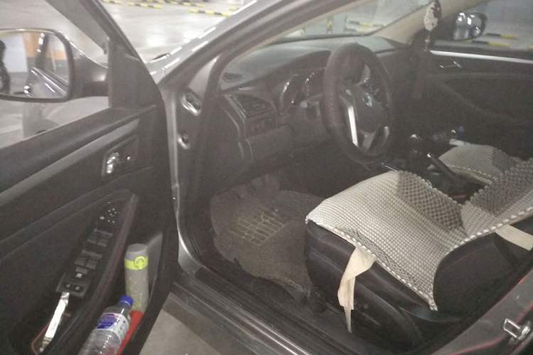 Used Bestune B70 2014 2.0L manual luxury version
