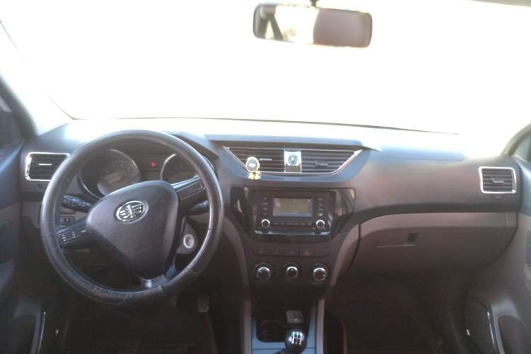 Used FAW Senya S80 2015 1.5L Manual 5-Seater Luxury Edition
