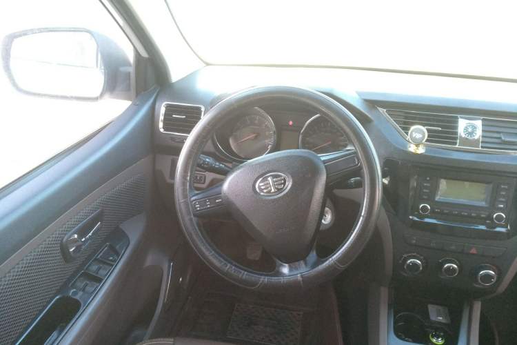 Used FAW Senya S80 2015 1.5L Manual 5-Seater Luxury Edition
