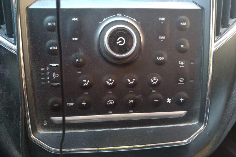 Used Zotye SR7 2016 1.5T Manual Cube Road Edition China V Standard
