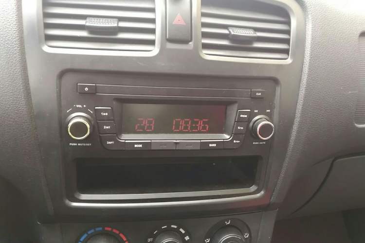 Used Dongfeng Xiaokang 330 2016 1.5L Manual Enjoyment Model DK15