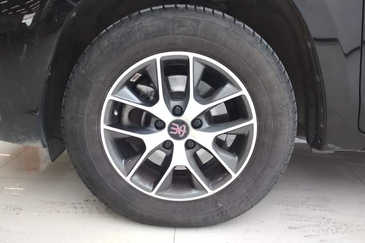 Used BYD Song 2017 Gaishi Upgrade Edition 1.5TID Automatic Luxury Model
