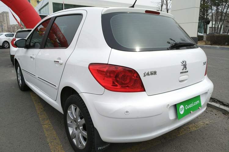 Used Peugeot 307 2013 Hatchback 1.6L Manual Comfort Edition
