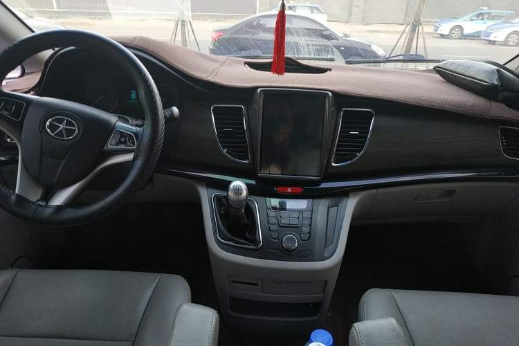 Used JAC Refine M5 2016 2.0T Gasoline Manual Business Edition
