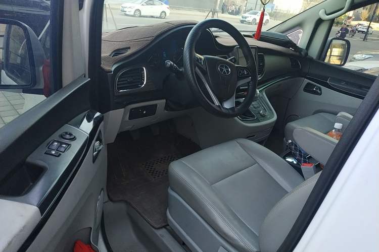 Used JAC Refine M5 2016 2.0T Gasoline Manual Business Edition
