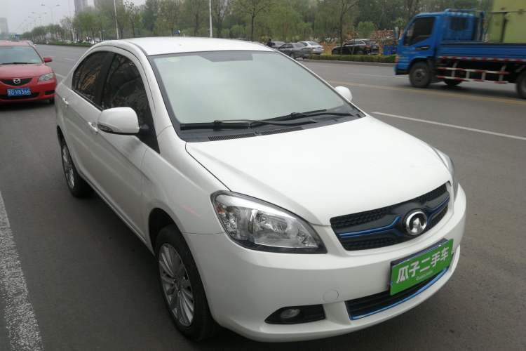 Used Great Wall C30 New Energy 2017 EV Luxury Model Front Right 45 Deg