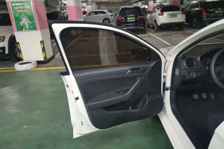 Used Volkswagen Jetta 2015 Value Edition 1.6L Manual Fashionable Style