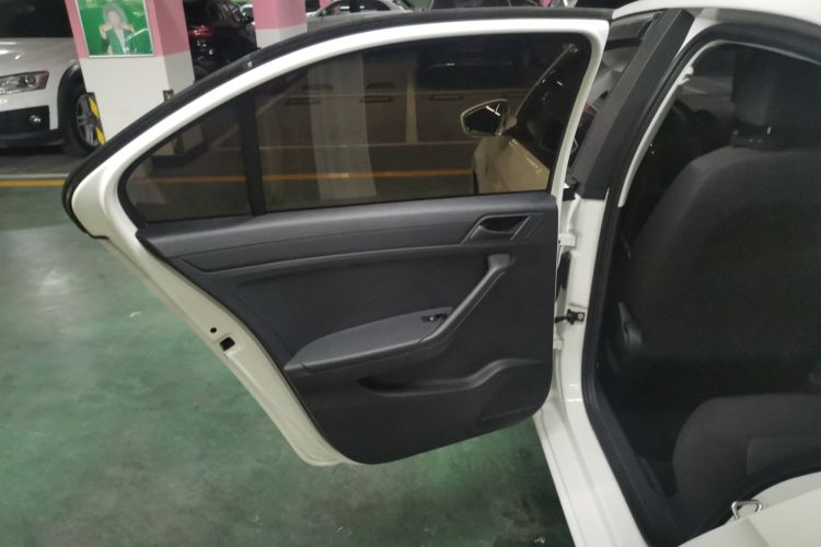 Used Volkswagen Jetta 2015 Value Edition 1.6L Manual Fashionable Style