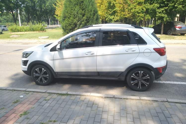 Used BAIC New Energy EX 2016 EX200 Cool Edition Left Side