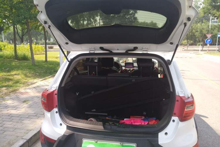 Used BAIC New Energy EX 2016 EX200 Cool Edition Trunk