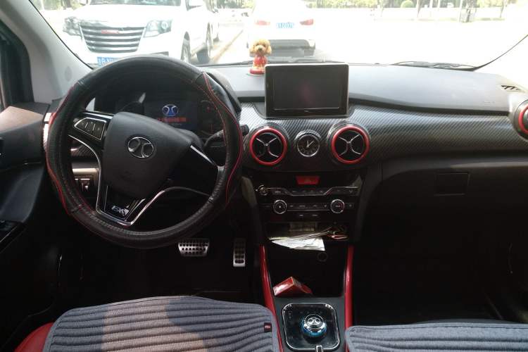 Used BAIC New Energy EX 2016 EX200 Cool Edition Center Console