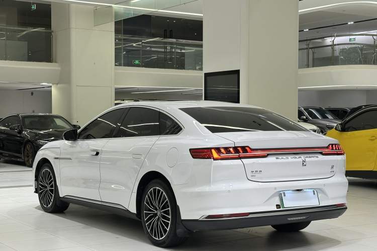 Used BYD Han 2020 DM Four-Wheel Drive Performance Edition Luxury Model Exterior 3