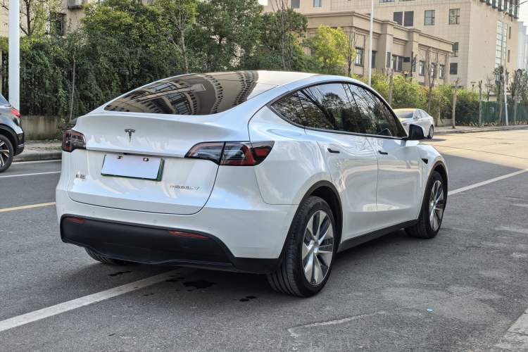Used Tesla Model Y 2021 Long-Range All-Wheel-Drive Version