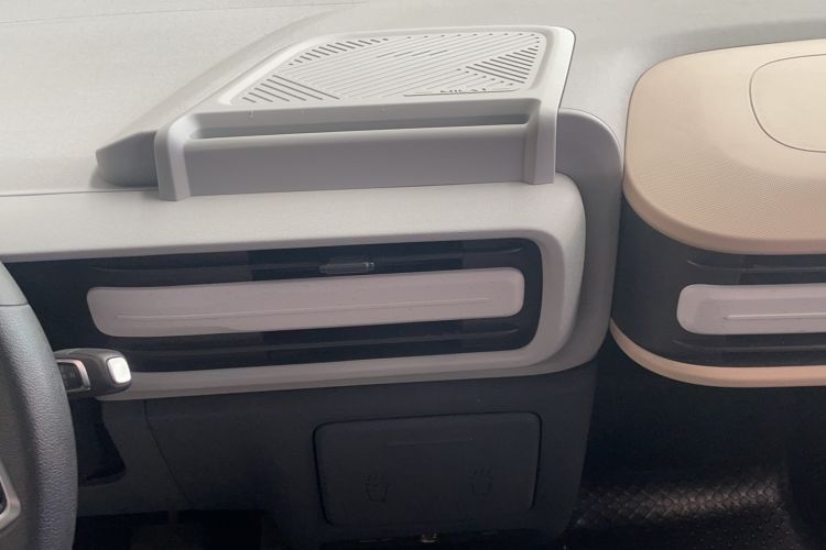 Used SAIC MAXUS Dana V1 2024 V1 Long Wheelbase Low Roof (51 kWh)