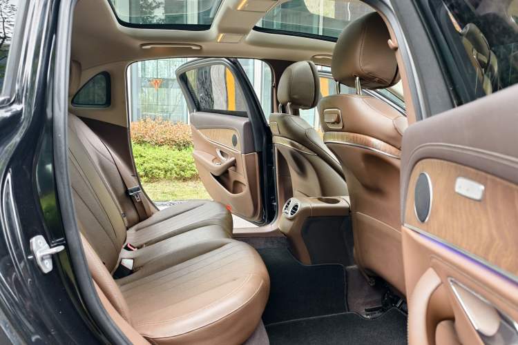 Used Mercedes-Benz E-Class 2018 Facelifted E 300 L Stylish Version Interior 2