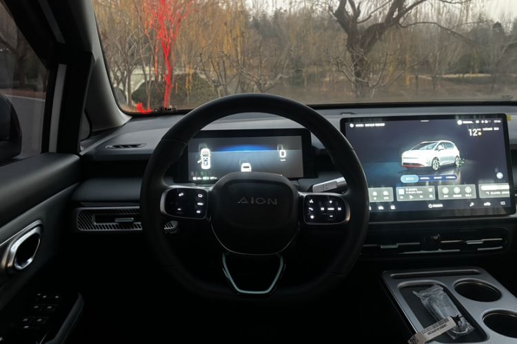 Used AION Y 2024 Younger Interior 6