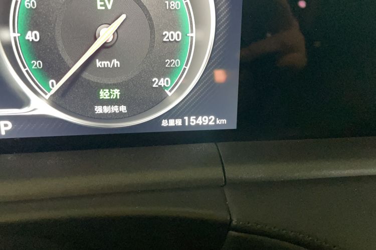 Used VOYAH FREE 2025 318 318 km Rear-Drive Touring Edition Odometer Close Up