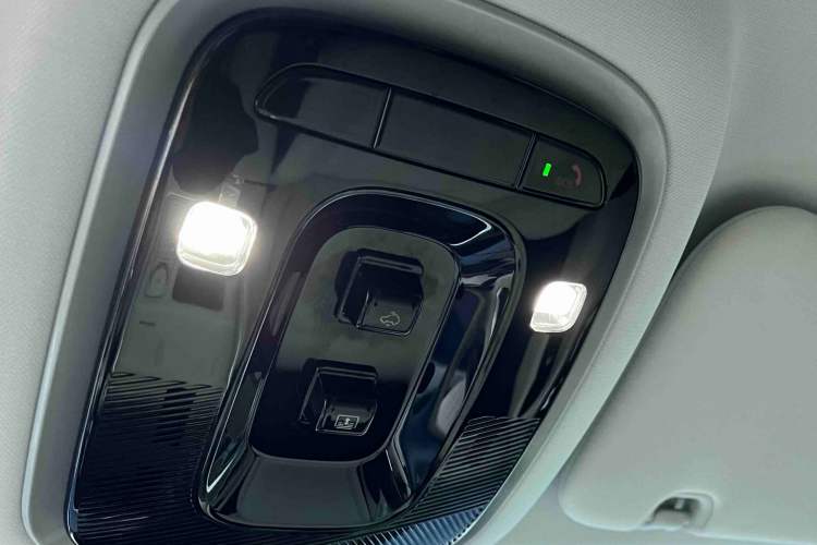 Used Chery Fengyun T9 2024 120 Long-Range Luxury Version 7 Seats Ternary Lithium
