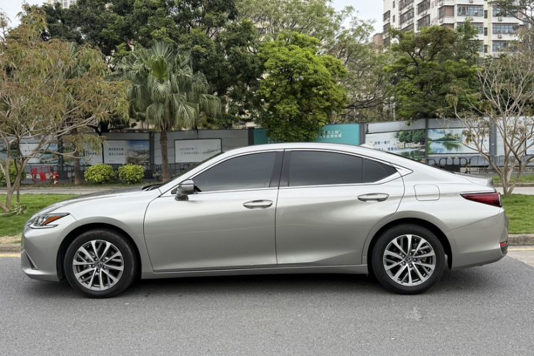 Used Lexus ES 2023 200 Excellence Edition