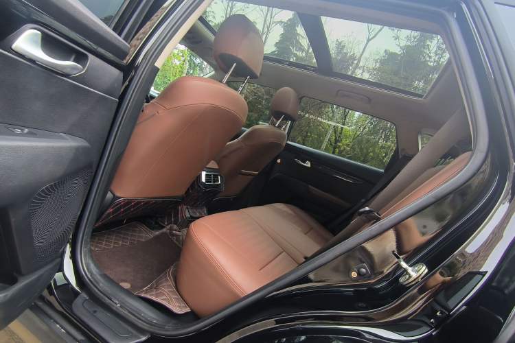 Used Kia Sportage R 2021 Ace 2.0L Splendid Edition Interior 3