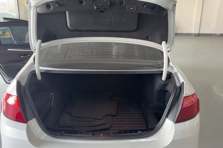 Used BMW 5 Series 2014 525Li Luxury Design Package