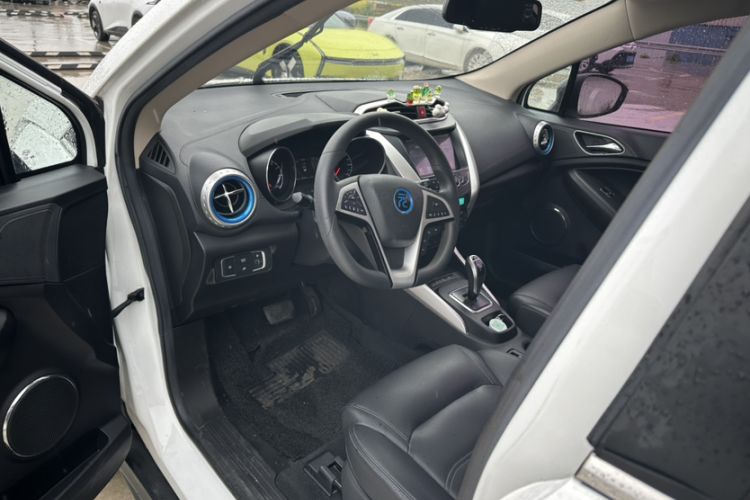 Used BYD Yuan New Energy 2018 EV360 Smart Connect Cool Edition Left Front Seat