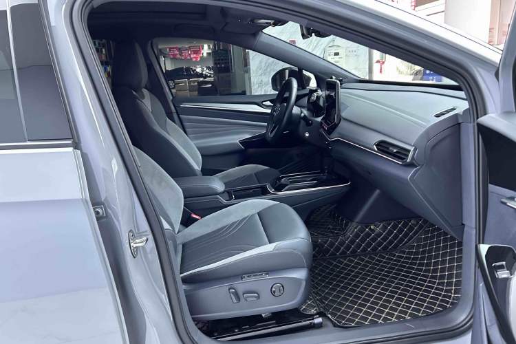 Used Volkswagen ID.4 CROZZ 2022 Long-Range Lite PRO Edition Interior 3
