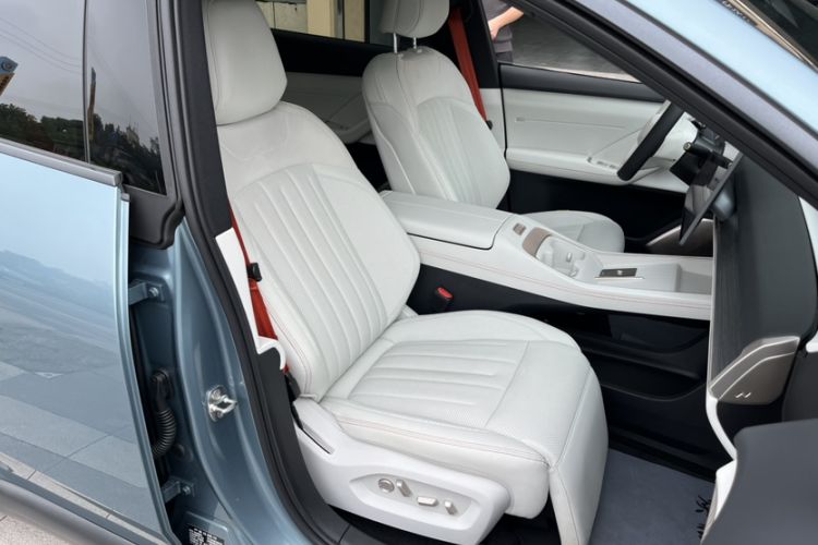 Used ONVO L60 2024 60 kWh Rear-Drive Version