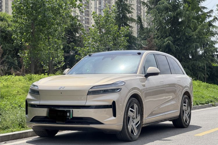 Used ONVO Luxeed L90 2025 Model—Ultra Six-Seater Version