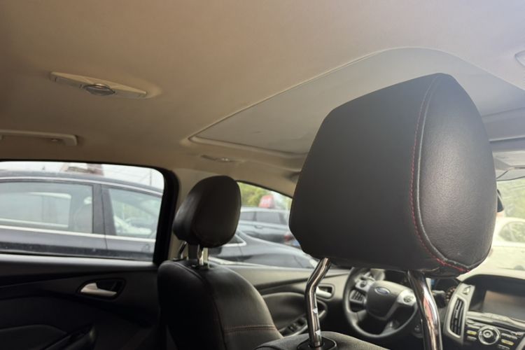 Used Ford Focus 2012 Sedan 1.6L Automatic Fashion Edition