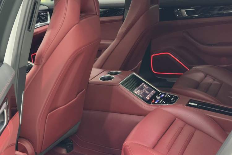 Used Porsche Panamera 2022 Panamera 4 Executive Extended Platinum Edition 2.9T
