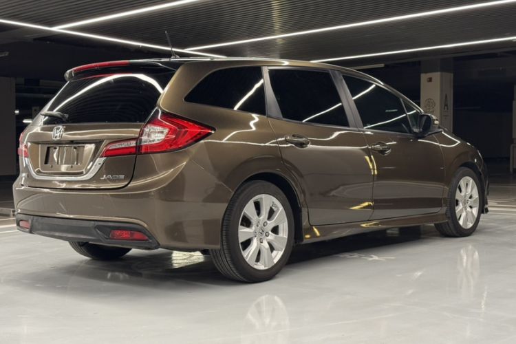 Used Honda Jade 2013 1.8L automatic Comfort version 5 seats
