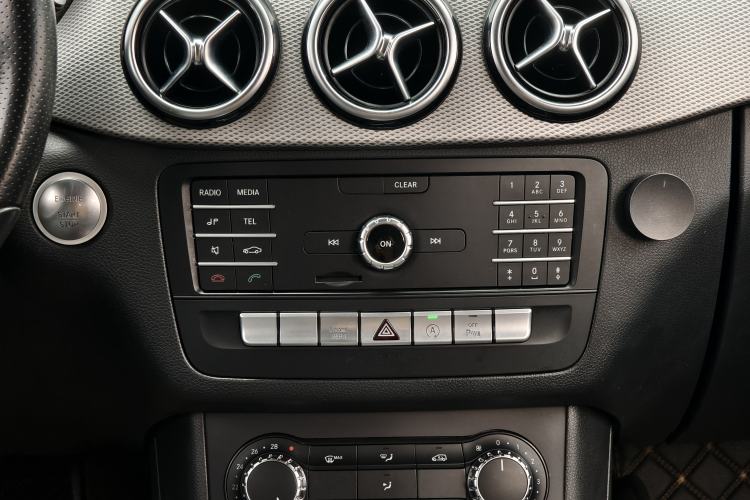 Used Mercedes-Benz B-Class 2018 B 200 Sport Edition Audio And AC Panel