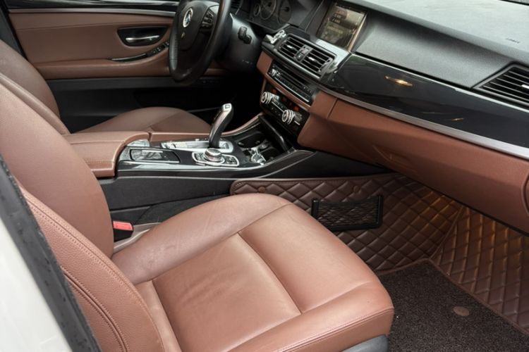 Used BMW 5 Series 2014 520Li Elegant Model
