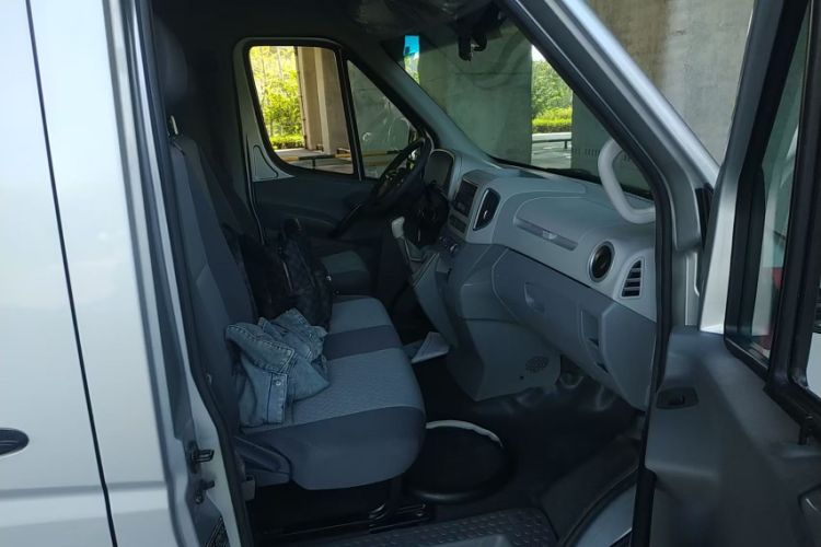 Used JAC Sunray 2019 1.9T Fuel-Efficient Platinum Edition 5-9 Seater Star Express