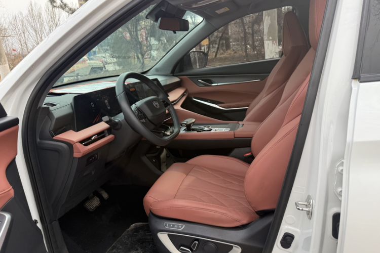 Used CHANGAN CS75 PLUS 2024 3rd Generation Champion Edition 2.0T Intelligent Drive Performance Model Exterior 5