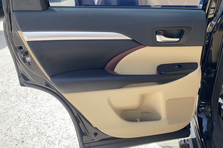 Used Toyota Highlander 2015 2.0T Four-Wheel Drive Luxury Edition 7-Seater
