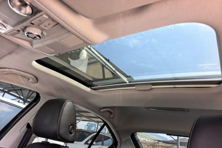 Used Skoda Octavia 2016 1.6L Manual Smart Drive Version Headliner